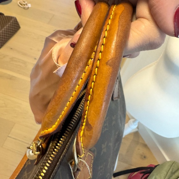 Louis Vuitton purse!!! Super fun and will get plenty compliments! - Picture 11 of 13